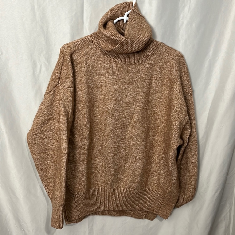 H&M Brown turtleneck sweater